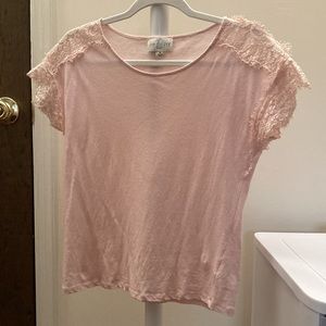 Shirt with lace details on sleeves